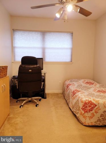 32 Amsterdam Rd, Trenton NJ 08620-1902 exterior