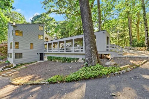 407 Riversville Rd, Greenwich CT  06831-3231 exterior