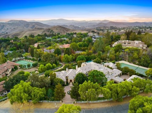 25090 Jim Bridger Rd, Calabasas, CA 91302-1183