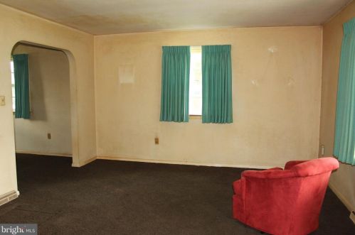 341 Winthrop Dr, Lancaster, PA 17603-6856