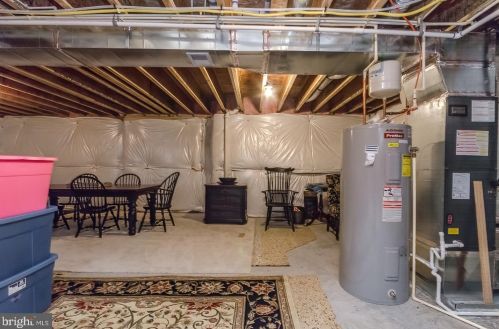 169 Colonial Dr, Charles Town WV 25414-4920 exterior