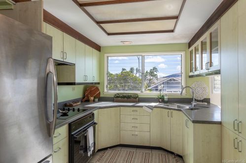 1008 Kaluanui Rd, Honolulu HI  96825-1323 exterior