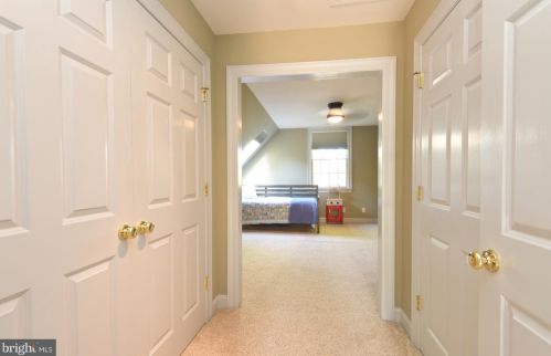 12 Governors Ln, Princeton NJ  08540-3667 exterior
