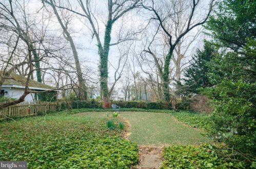 44 Linden Ave, Tavistock NJ 08033-2542 exterior