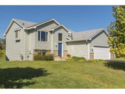 1215 Landings Ln, Minnetrista, MN 55388