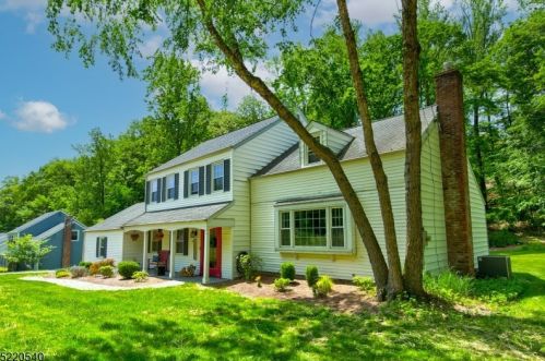 40 Harwich Rd, Morristown, NJ 07960-2640