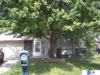 12136 Burdette Cir, Omaha, NE 68164-3565