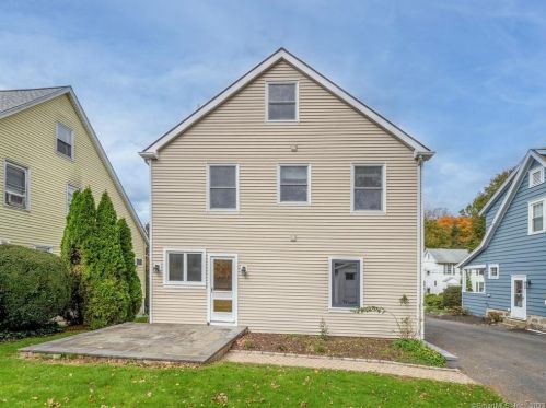 8 Maplewood Ter, Norwalk CT  06851-6117 exterior