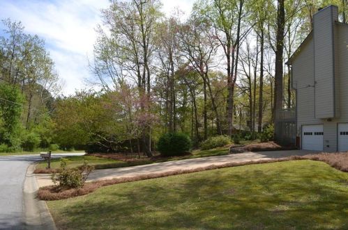 123 Indian Lake Dr, Hiram, GA 30141-2117
