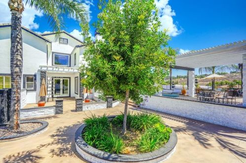 14082 Crystal View Ter, Riverside CA  92508-8705 exterior