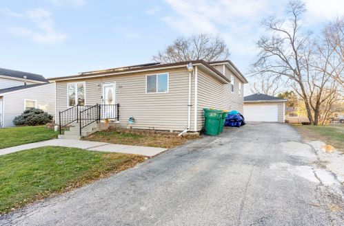 1221 Gage Ct, Joliet, IL 60432-1121