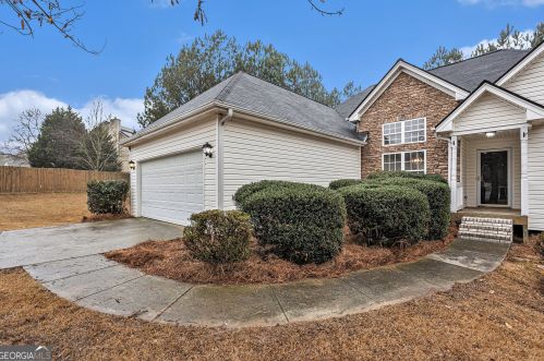 703 Buckhorn Ct, Loganville, GA 30052-3241