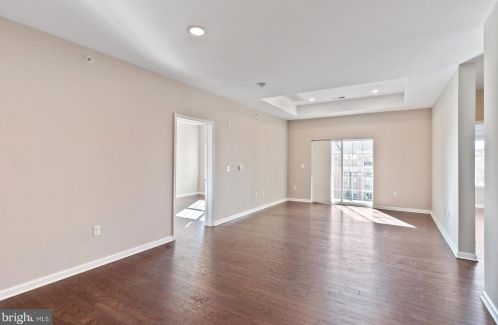 944 Halifax Pl, Trenton NJ  08619-2070 exterior