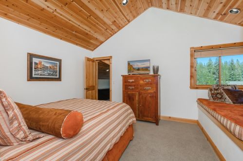 14005 Swiss Ln, Truckee CA  96161-7129 exterior