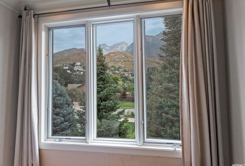 10188 Dimple Dell Ln, Sandy UT 84092-4505 exterior