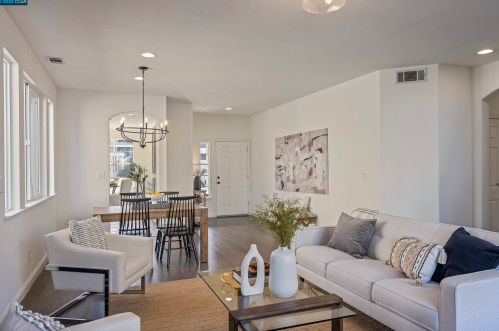 103 Johnson Ln, Pacheco, CA 94553-4199