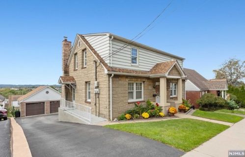 413 Palisade Ave, Outwater, NJ 07026-2715
