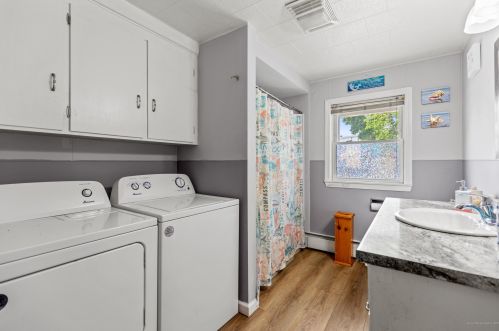 76 Fairlawn Ave, Lewiston ME  04240-4132 exterior