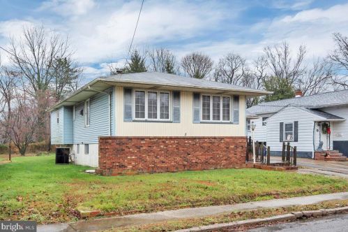 42 Cornell Ave, Gloucester, NJ 08030-1203