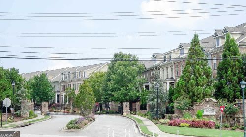 321 Alderwood Ln, Atlanta GA  30328-2550 exterior