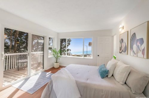 2450 Aha Aina Pl, Honolulu HI  96821-1047 exterior