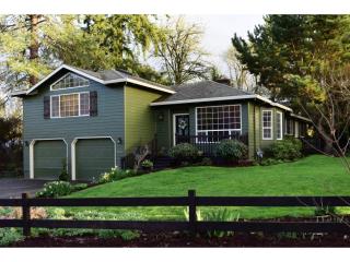 1610 Crestview Cir, Newberg, OR 97132-9523