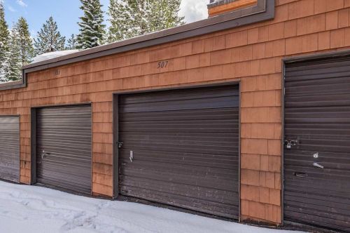 11639 Snowpeak Way, Truckee CA 96161-7094 exterior