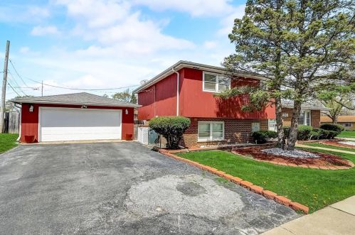 4400 Lisa Ln, Oak Forest, IL 60452-4222