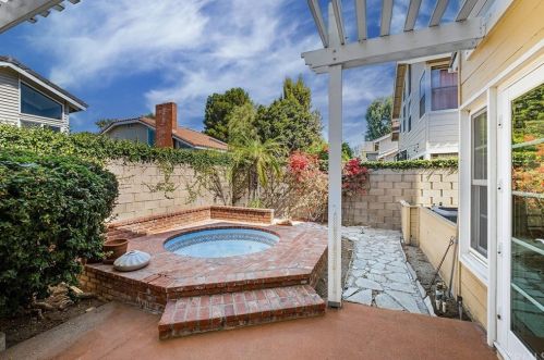 3 Descanso, Irvine CA  92620-1843 exterior