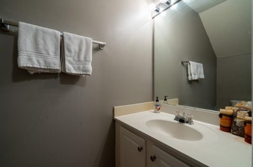 5106 Manerdale Dr, Atlanta GA  30339-0105 exterior