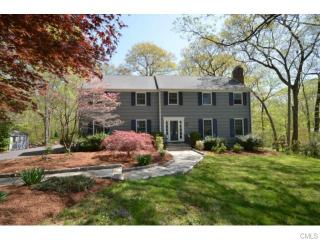 411 Joan Dr, Fairfield, CT 06824-2208