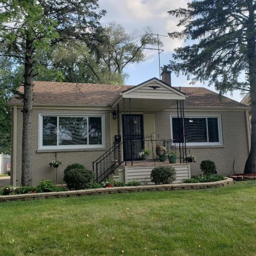 1120 Nichols Ln, Broadview, IL 60153-1080