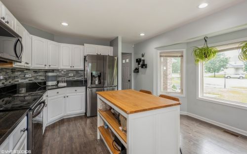 216 Fox Chase Ct, Oswego, IL 60543-8735