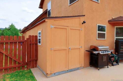 531 Black Bear Trl, Woodland Park CO 80863-8941 exterior