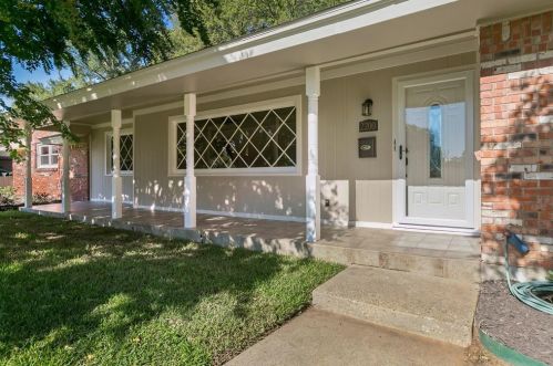 2200 Mcewen Ct, Fort Worth TX  76112-7927 exterior