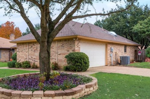 7825 Silveridge Dr, Fort Worth TX  76133-7429 exterior