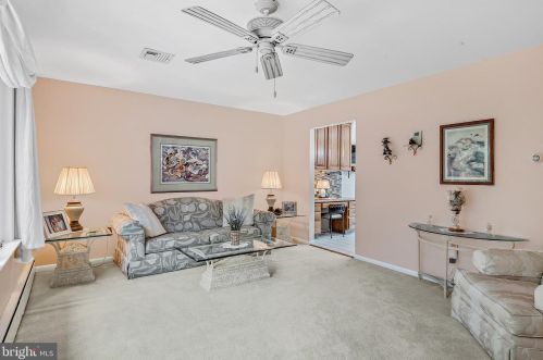 22 Rosewood Dr, Harrisburg, PA 17109-5574