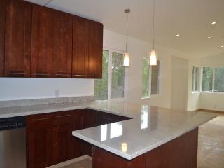 100 Lake Hills Dr, Austin TX  78733-3108 exterior