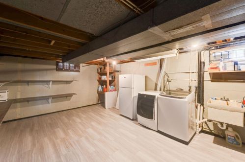 9525 Southwood Dr, Hammond IN 46321-3021 exterior