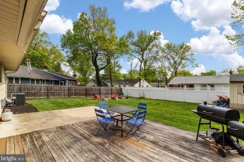 841 Cedar Ave, Tavistock NJ 08033-1011 exterior