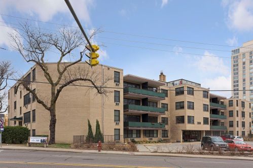 3150 Excelsior Blvd, Minneapolis MN  55416-4666 exterior