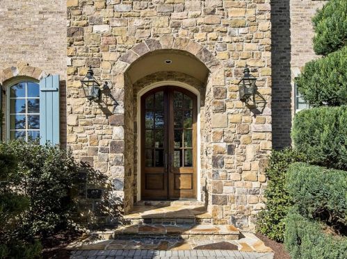 5540 Lake Island Dr, Atlanta GA  30327-4832 exterior