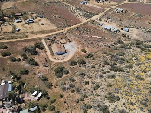 9501 Sweet Water Rd, Tehachapi, CA 93561-9395