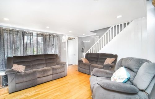 40 Baxter Dr, Norwalk, CT 06854-4716