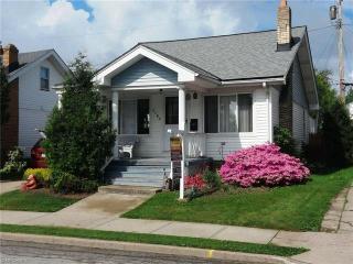 2186 Olive Ave, Cleveland OH  44107-5744 exterior