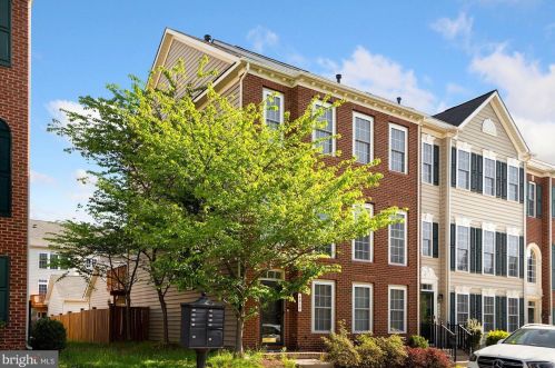 4910 Dashiell Pl, Woodbridge, VA 22192-8308