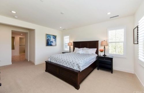 73 Gainsboro, Irvine CA  92620-2187 exterior