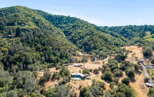 8205 Dry Creek Rd, Healdsburg, CA 95448-9100