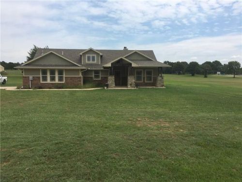 2822 Moccasin Trl, Chandler, OK 74834-9482