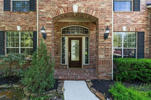 15 Murmuring Creek Pl, Conroe, TX 77385-3539